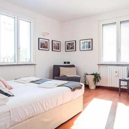 Apartment Bright One-bedroom With Terrace In Mailand