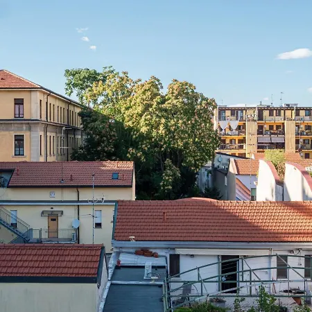 Bright One-bedroom With Terrace In