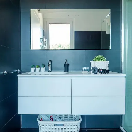 Bright One-bedroom With Terrace In