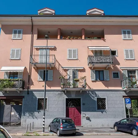 Apartment Bright One-bedroom With Terrace In Mailand